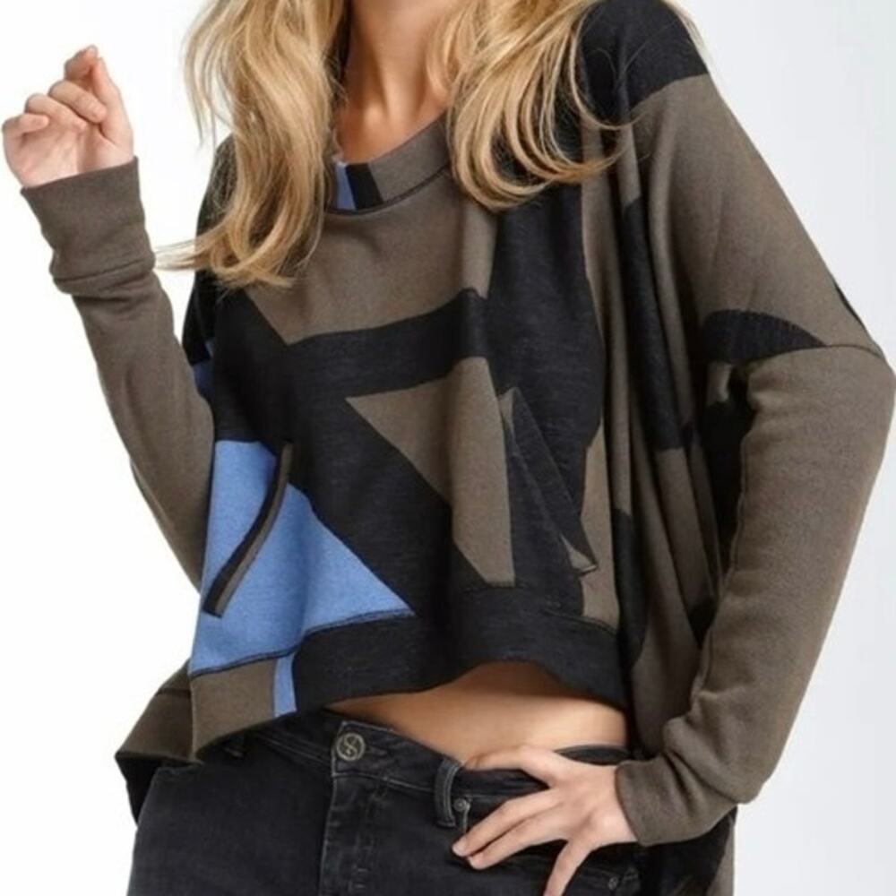 Art to Wear Wool Y2K L.A.M.B Gwen Stefani Knit Boxy Cropped High to Low Sweater